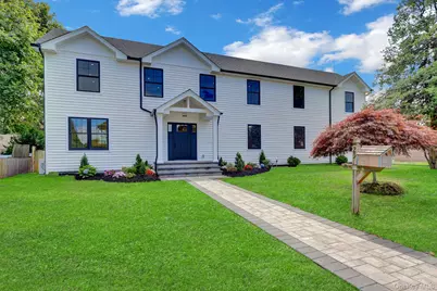 25 Sunnybrook Drive E #1, Oceanside, NY 11572 - Photo 1