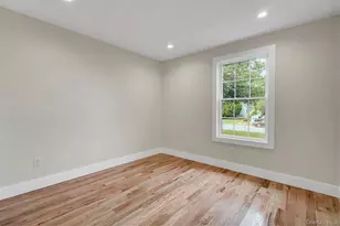 25 Sunnybrook Dr E, Oceanside, NY 11572 - Photo 9