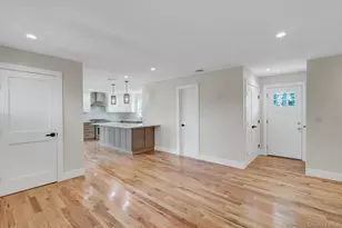 25 Sunnybrook Dr E, Oceanside, NY 11572 - Photo 3