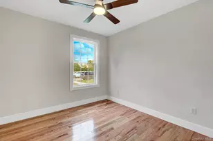 25 Sunnybrook Dr E, Oceanside, NY 11572 - Photo 7