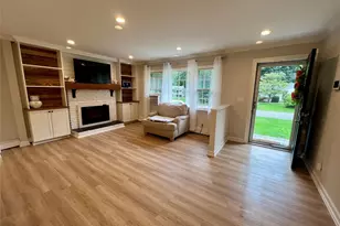 30 Marbeth Cir, Miller Place, NY 11764 - Photo 11