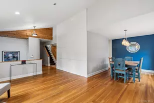 27 Delaware Ave, Jericho, NY 11753 - Photo 11