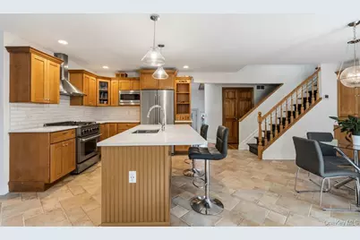 27 Delaware Avenue, Jericho, NY 11753 - Photo 15