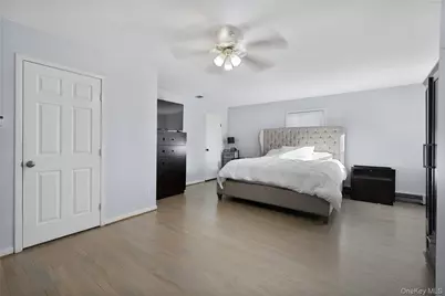 65 Timberpoint Road, East Islip, NY 11730 - Photo 9