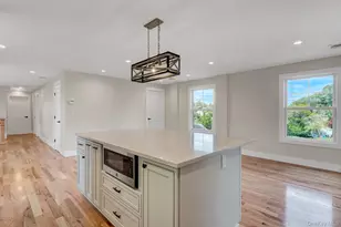 25 Sunnybrook Dr E, Oceanside, NY 11572 - Photo 5