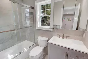 25 Sunnybrook Dr E, Oceanside, NY 11572 - Photo 9
