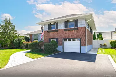 4039 Hahn Avenue, Bethpage, NY 11714 - Photo 3
