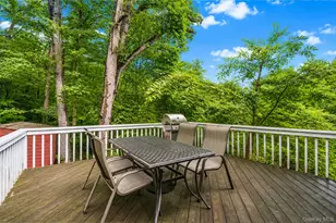 107 W Farm Dr, Melville, NY 11747 - Photo 25