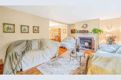 107 W Farm Drive, Melville, NY 11747 - Photo 7