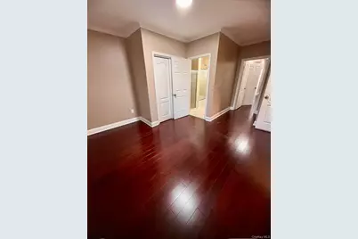 421 Roquette Avenue, Floral Park, NY 11001 - Photo 11