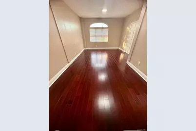 421 Roquette Avenue, Floral Park, NY 11001 - Photo 17