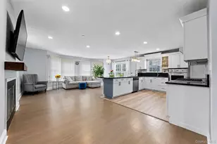 14 MacKay Way, Roslyn, NY 11576 - Photo 9