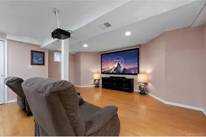 14 Mackay Way, Roslyn, NY 11576 - Photo 31