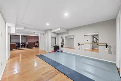14 Mackay Way, Roslyn, NY 11576 - Photo 25