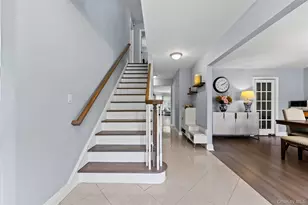 14 MacKay Way, Roslyn, NY 11576 - Photo 3