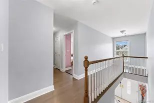 14 MacKay Way, Roslyn, NY 11576 - Photo 11