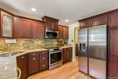 59 Derby Place, Smithtown, NY 11787 - Photo 11
