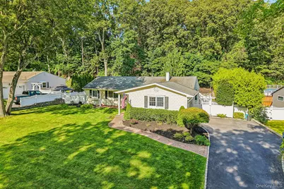 59 Derby Place, Smithtown, NY 11787 - Photo 37
