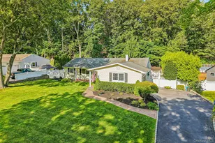 59 Derby Pl, Smithtown, NY 11787 - Photo 37