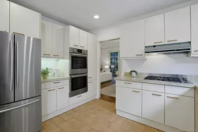 12 Westhaven Lane, White Plains, NY 10605 - Photo 9