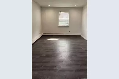 18-08 Murray St  2Fl, Whitestone, NY 11357 - Photo 5