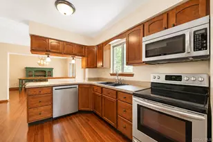 21 Hope Ct, Selden, NY 11784 - Photo 7