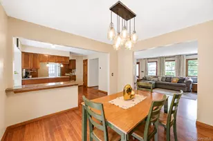 21 Hope Ct, Selden, NY 11784 - Photo 5