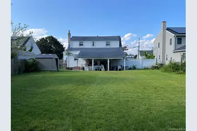 16 Heathcote Road, Lindenhurst, NY 11757 - Photo 19