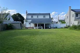 16 Heathcote Rd, Lindenhurst, NY 11757 - Photo 19