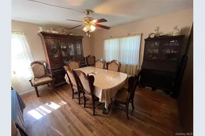 16 Heathcote Road, Lindenhurst, NY 11757 - Photo 7