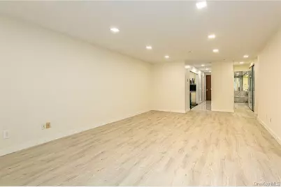 100 Great Neck Road #1A, Great Neck, NY 11021 - Photo 3