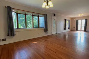 3995 New Rd, Seaford, NY 11783 - Photo 5