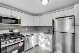99 Newbrook Ln, Bay Shore, NY 11706 - Photo 5