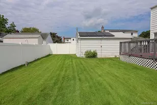 1491 Clay St, Elmont, NY 11003 - Photo 23