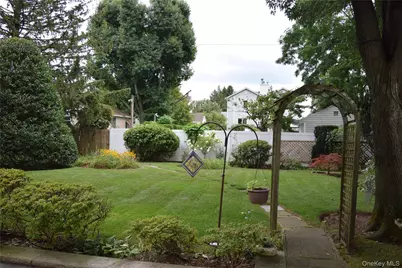 93 Avenue C, Port Washington, NY 11050 - Photo 5