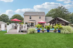 406 Carnation Dr, Shirley, NY 11967 - Photo 5