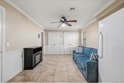 609 Meehan Avenue, Far Rockaway, NY 11691 - Photo 15