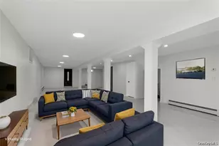 27-09 Utopia Pkwy, Flushing, NY 11358 - Photo 15