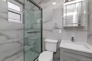 27-09 Utopia Pkwy, Flushing, NY 11358 - Photo 11
