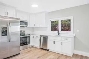 87 Sequoia Dr, Coram, NY 11727 - Photo 7