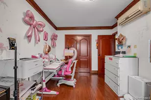 69-06 Fresh Meadow Ln, Fresh Meadows, NY 11365 - Photo 11