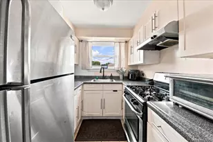 841 Swinton Ave, Bronx, NY 10465 - Photo 5