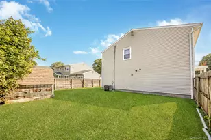 11 Shade Tree Ln, Patchogue, NY 11772 - Photo 37