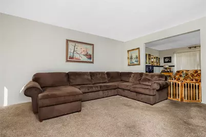 11 Shade Tree Lane, Patchogue, NY 11772 - Photo 9
