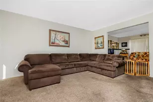 11 Shade Tree Ln, Patchogue, NY 11772 - Photo 9