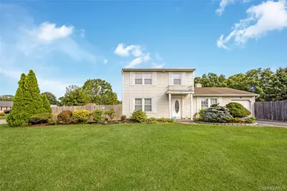 11 Shade Tree Lane, Patchogue, NY 11772 - Photo 1