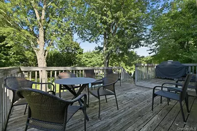 357 Town Line Road, East Northport, NY 11731 - Photo 13