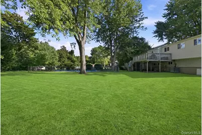 357 Town Line Road, East Northport, NY 11731 - Photo 17