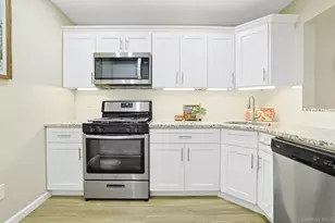 195 Treetop Cir, Nanuet, NY 10954 - Photo 5