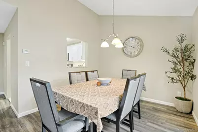 195 Treetop Circle, Nanuet, NY 10954 - Photo 13